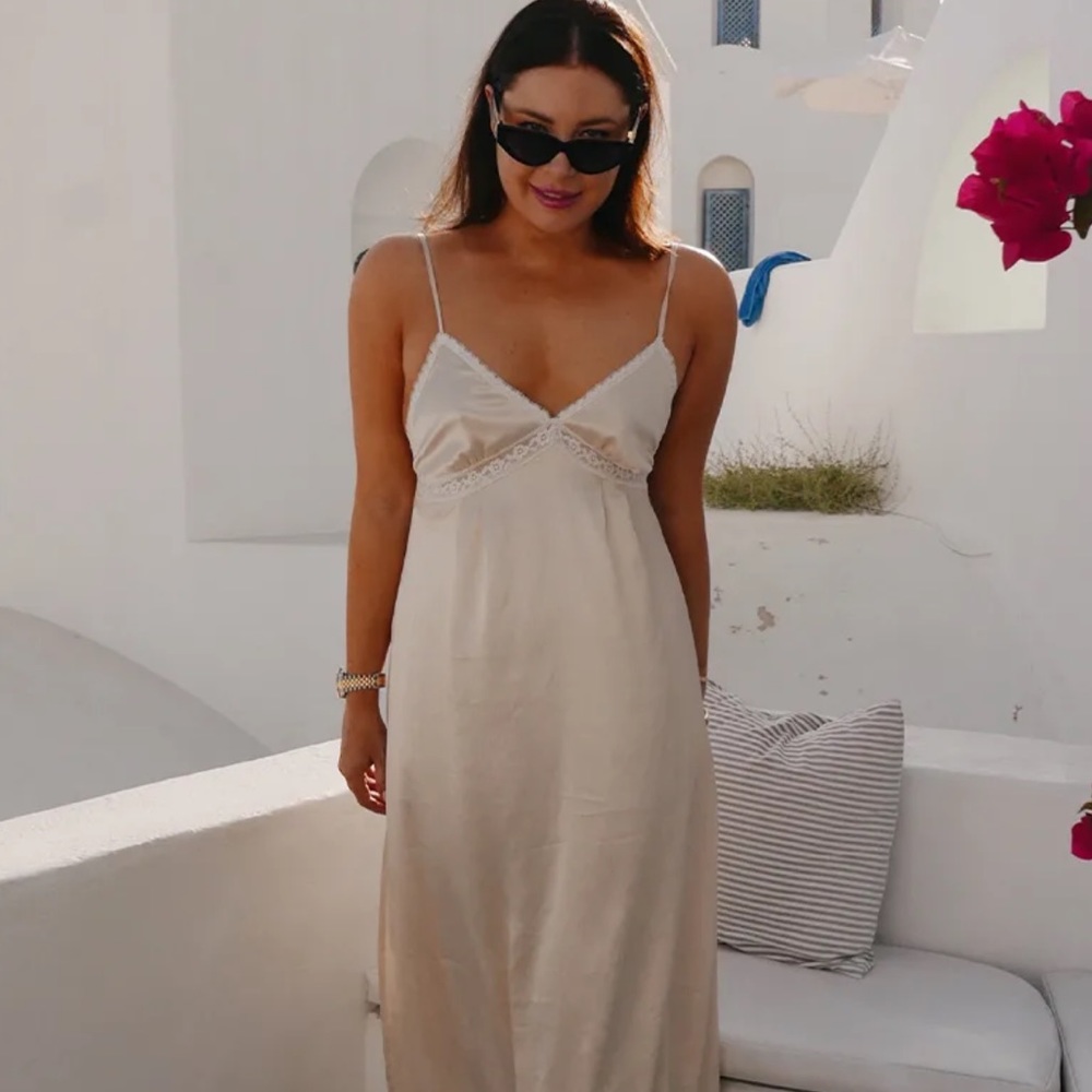 COPY - LORNA LUXE IVORY 'AMELIE' LACE DETAIL SLIP DRESS